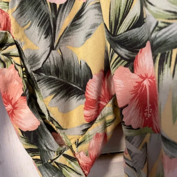 ⚡️5/$15⚡️American Eagle | Yellow Hawaiian Crop Top | S - Picture 6 of 12